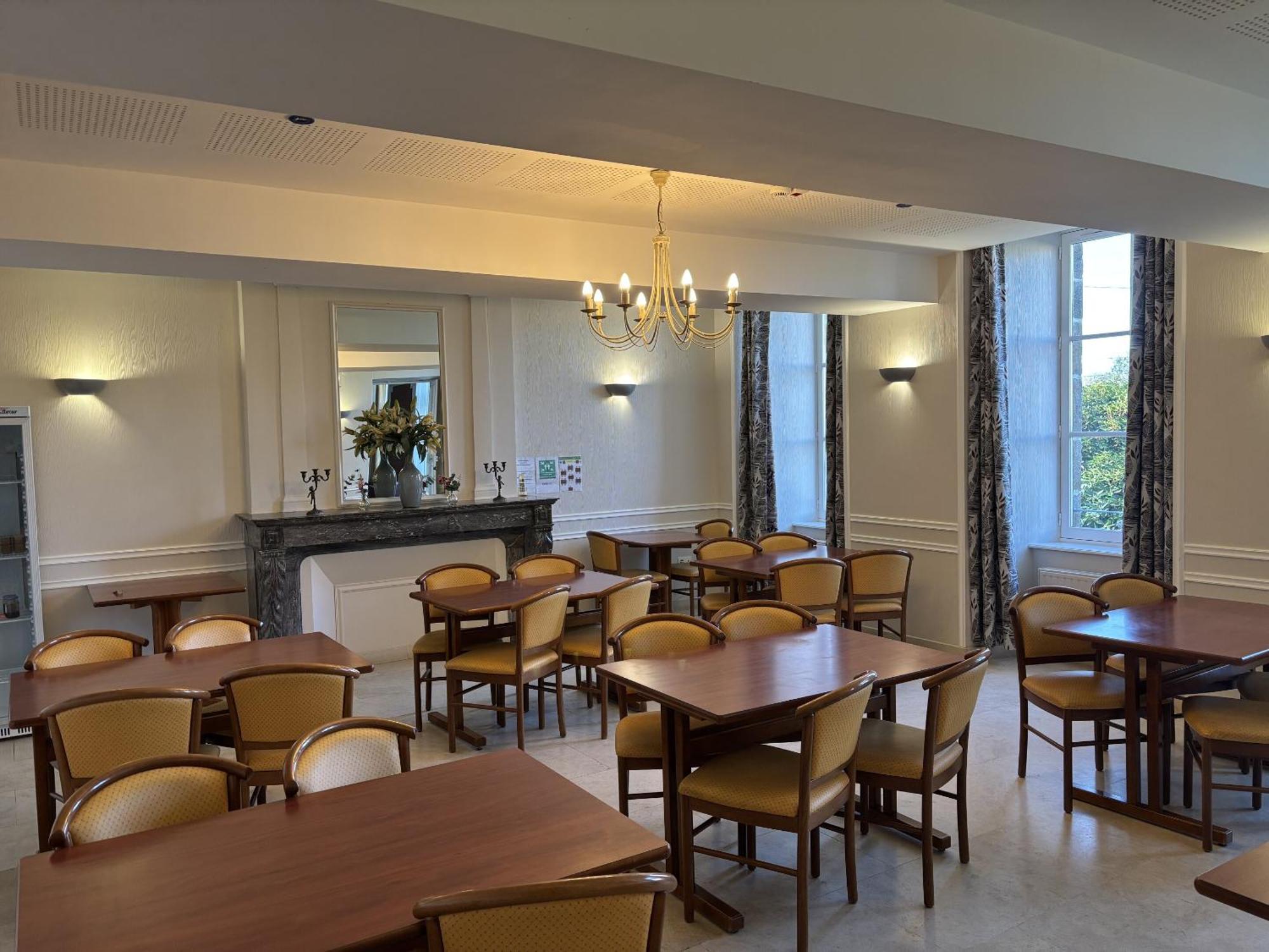 Chateau Du Bourg Saint-Denis-de-Gastines Ngoại thất bức ảnh